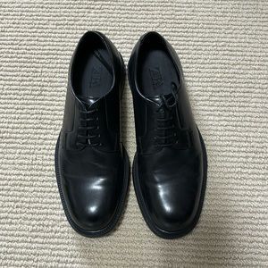 Zara men’s dress shoes. Worn once. Too big.